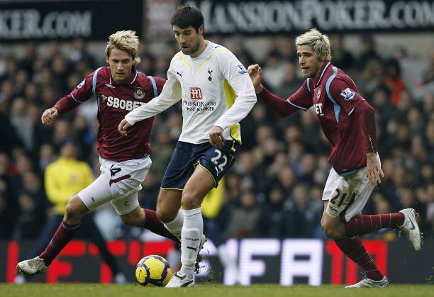 形势日益复 形势日益复