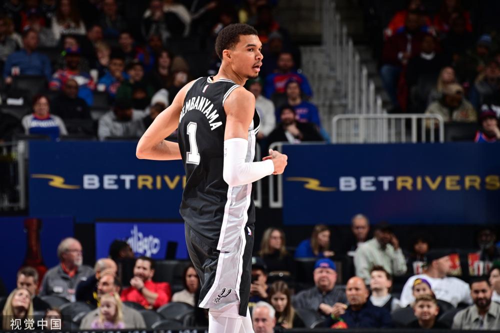 赛场上崭露 赛场上崭露